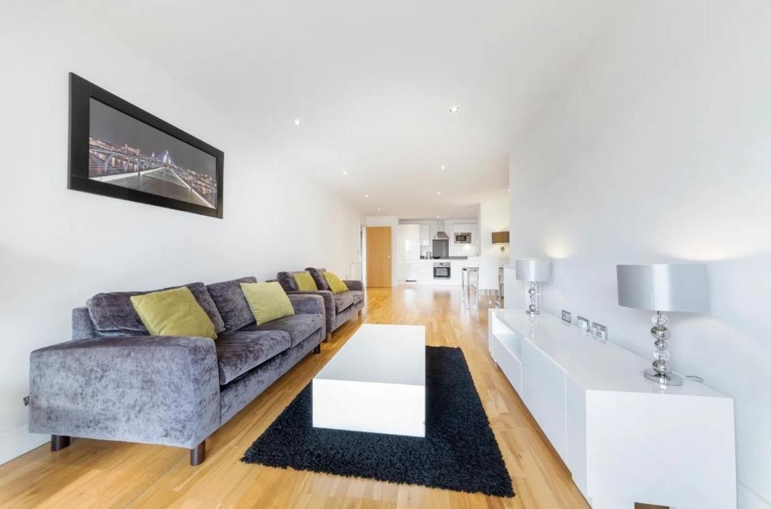 Stylish 1-bedroom Near Canary Wharf, O2 Arena & Excel - Excellent Transport Links Appartamento